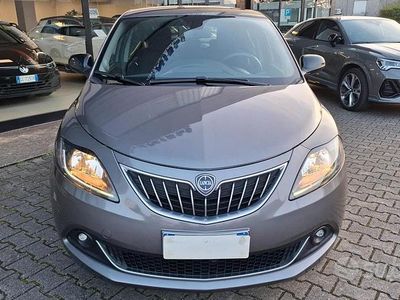 Usata Lancia Ypsilon Gold 70 CV (51 kW) 2023 Grigio Utilitaria