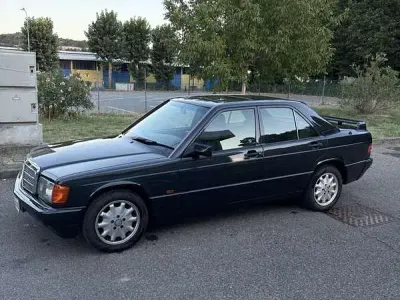 Usata Mercedes 190 122 CV (89 kW) 1991 Berlina
