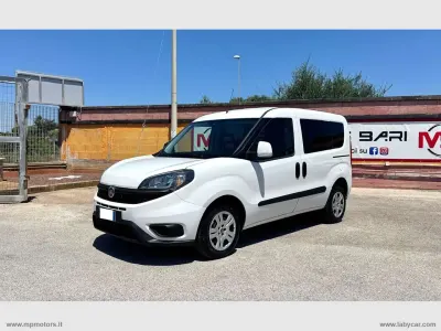 Usata Fiat Doblò Lounge 105 CV (77 kW) 2021 Bianco Monovolume