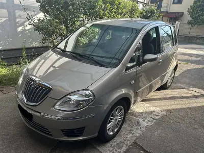 Usata Lancia Musa 95 CV (69 kW) 2008 Grigio Monovolume