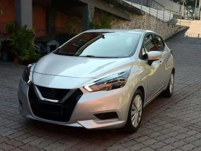 Usata Nissan Micra Acenta 92 CV (67 kW) 2021 Argento Utilitaria