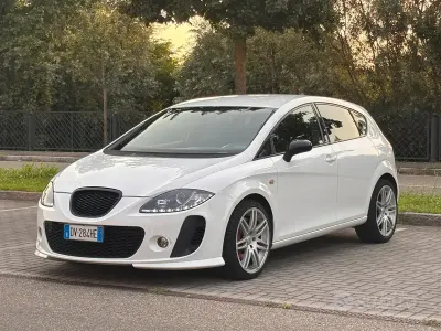 Usata Seat Leon CUPRA 241 CV (177 kW) 2009 Bianco Utilitaria