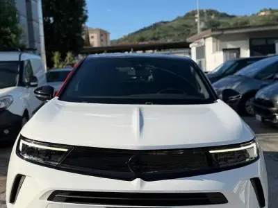 Usata Opel Mokka Ultimate 130 CV (95 kW) 2021 Bianco SUV