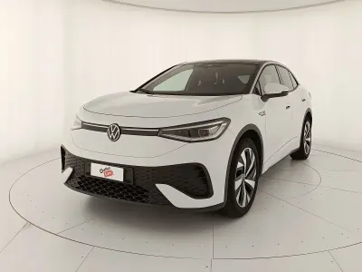 Usata VW ID.5 Pro Performance 150 kW (204 CV) 2023 Glacier white metallizzato nero SUV