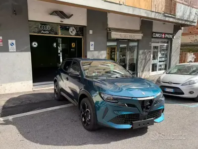 Nuova Alfa Romeo Junior Edizione Speciale 145 CV (106 kW) 2026 Blu SUV