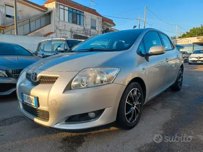 Usata Toyota Auris Sol 90 CV (66 kW) 2009 Grigio Utilitaria
