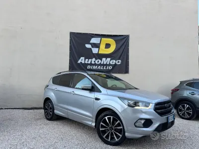 Usata Ford Kuga ST-Line 120 CV (88 kW) 2017 Grigio SUV