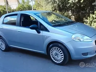 Usata Fiat Grande Punto Active 75 CV (55 kW) 2007 Grigio Utilitaria