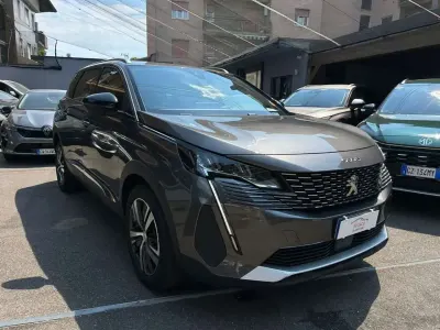 Usata Peugeot 5008 Allure 131 CV (96 kW) 2024 Grigio SUV