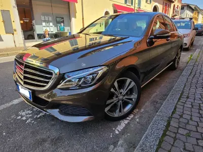 Usata Mercedes C220 170 CV (125 kW) 2015 Marrone Berlina