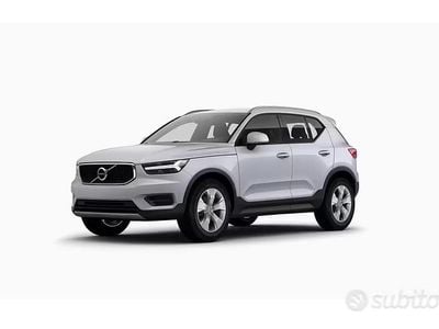 Usata Volvo XC40 Momentum 150 CV (110 kW) 2020 Nero SUV