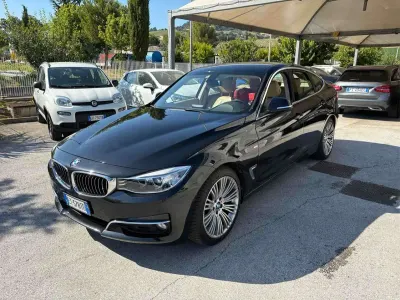 Usata BMW 318 Luxury Line 143 CV (105 kW) 2014 Nero Berlina