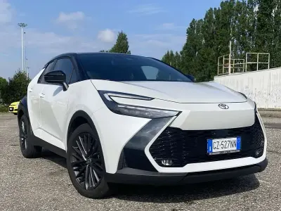 Usata Toyota C-HR Lounge 223 CV (164 kW) 2025 SUV