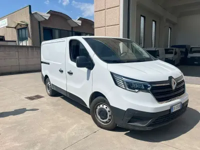 Usata Renault Trafic 110 CV (80 kW) 2024 Bianco Monovolume