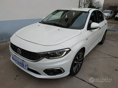 Usata Fiat Tipo Lounge 120 CV (88 kW) 2018 Bianco Berlina
