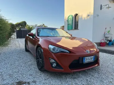 Usata Toyota GT86 GT 200 CV (147 kW) 2012 Arancione Coupé