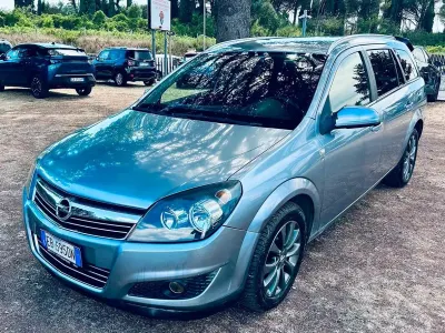 Usata Opel Astra S 110 CV (80 kW) 2010 Grigio Station wagon