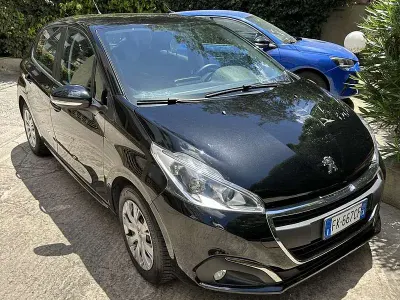 Usata Peugeot 208 Allure 82 CV (60 kW) 2017 Utilitaria