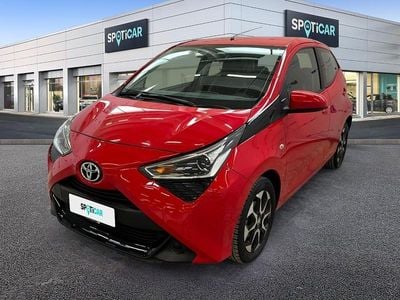 Usata Toyota Aygo X-play 72 CV (52 kW) 2019 Rosso Utilitaria