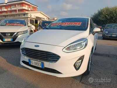 Usata Ford Fiesta Titanium 95 CV (69 kW) 2017 Bianco Utilitaria