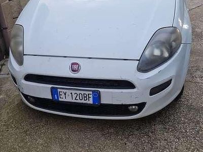 Usata Fiat Punto Easy 77 CV (56 kW) 2014 Utilitaria