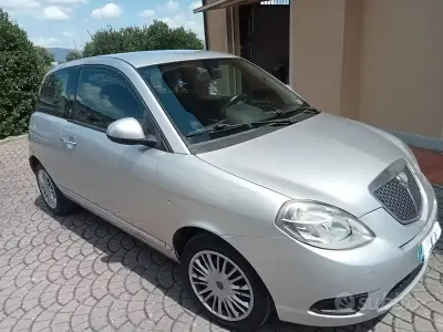 Usata Lancia Ypsilon 60 CV (44 kW) 2010 Grigio Utilitaria