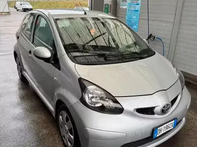 Gebraucht Toyota Aygo 68 PS (50 kW) 2008 Grau Kleinwagen