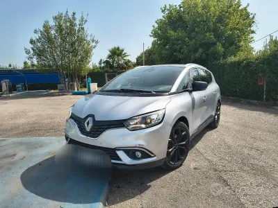 Usata Renault Grand Scénic IV 131 CV (96 kW) 2018 Grigio Monovolume