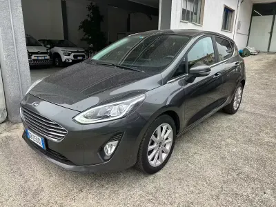 Usata Ford Fiesta 86 CV (63 kW) 2020 Grigio Utilitaria