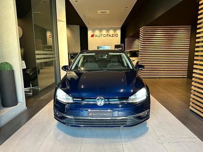 Usata VW Golf VII Highline 110 CV (80 kW) 2017 Blu Berlina
