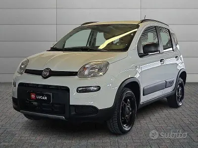 Usata Fiat Panda 4x4 S 85 CV (62 kW) 2020 Bianco Utilitaria