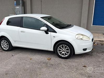 Usata Fiat Grande Punto Dynamic 95 CV (69 kW) 2008 Bianco Utilitaria