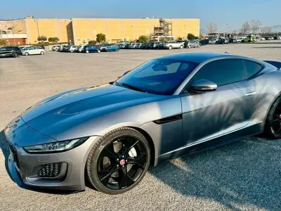 Usata Jaguar F-Type R-Dynamic 300 CV (220 kW) 2022 Grigio Coupé