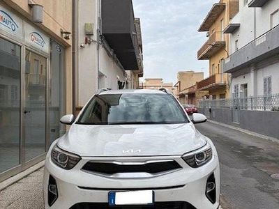 Usata Kia Stonic Style 84 CV (61 kW) 2022 Bianco SUV