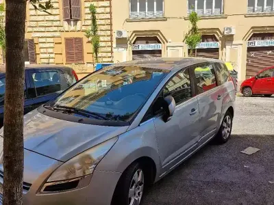 Brugt Peugeot 5008 112 HK (82 kW) 2011 Grå MPV
