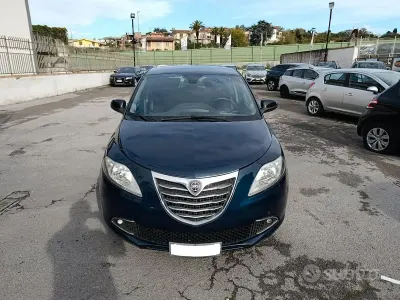 Usata Lancia Ypsilon Gold 95 CV (69 kW) 2015 Blu Utilitaria