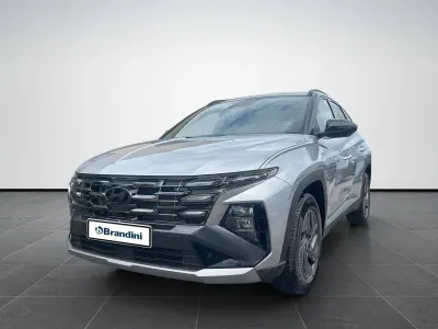 Nuova Hyundai Tucson 150 CV (110 kW) 2026 Shimmering silver  two tone SUV