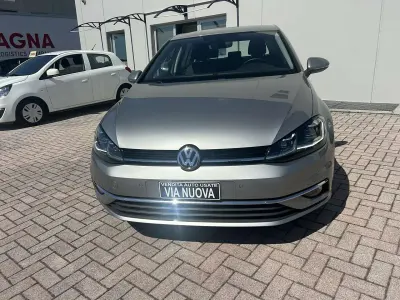 Usata VW Golf VII Executive 116 CV (85 kW) 2018 Argento Berlina