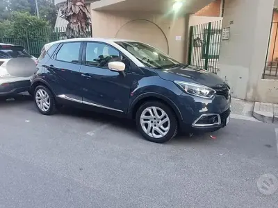 Usata Renault Captur Intens 120 CV (88 kW) 2015 Blu SUV