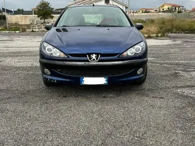 Usata Peugeot 206 75 CV (55 kW) 2001 Bluazzurro Berlina