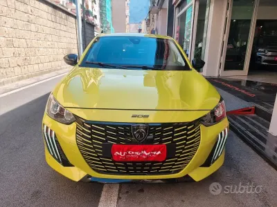 Usata Peugeot 208 Allure 101 CV (74 kW) 2023 Giallo Utilitaria