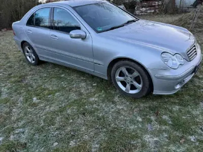 Usata Mercedes C180 143 CV (105 kW) 2006 Argento Berlina