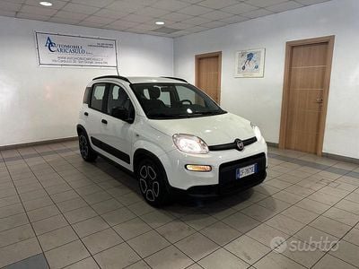 Begagnad Fiat Panda City Life 69 HK (50 kW) 2021 Vit Halvkombi