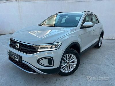 Usata VW T-Roc Style 110 CV (80 kW) 2022 Beige SUV