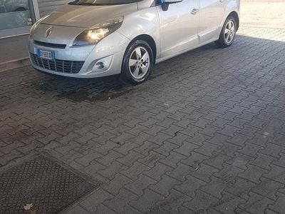 Usata Renault Scénic III 110 CV (80 kW) 2009 Grigio Monovolume