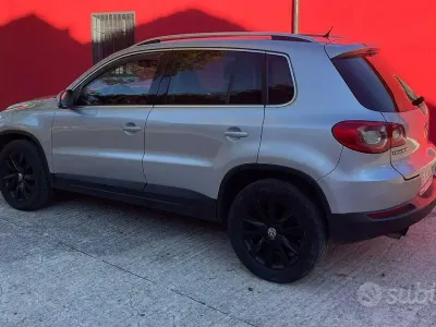 Usata VW Tiguan 140 CV (102 kW) 2008 Grigio SUV