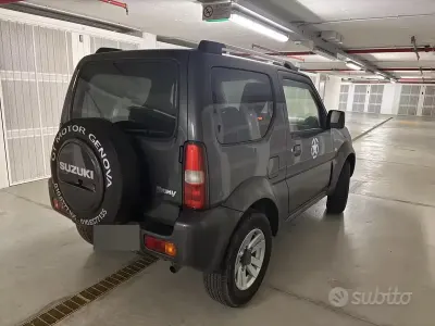 Usata Suzuki Jimny 85 CV (62 kW) 2013 Grigio SUV