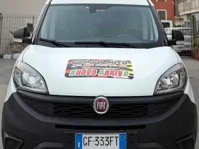 Usata Fiat Doblò 105 CV (77 kW) 2021 Bianco Monovolume