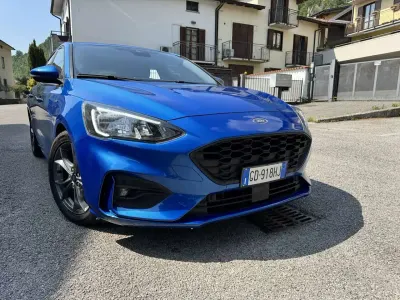 Usata Ford Focus ST-Line X 150 CV (110 kW) 2021 Desert blue Berlina