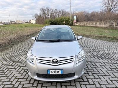 Usata Toyota Auris Sol 100 CV (73 kW) 2010 Grigio Utilitaria